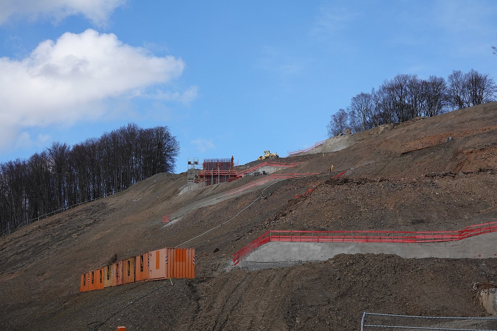 Construction of the new Rahmede valley motorway bridge in Germany